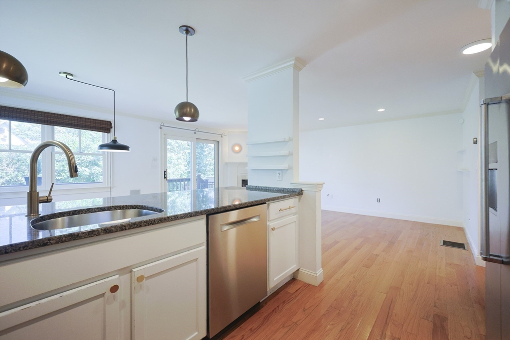 105 Watertown St # 105 Property Photo 18