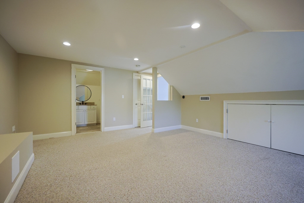 105 Watertown St # 105 Property Photo 32