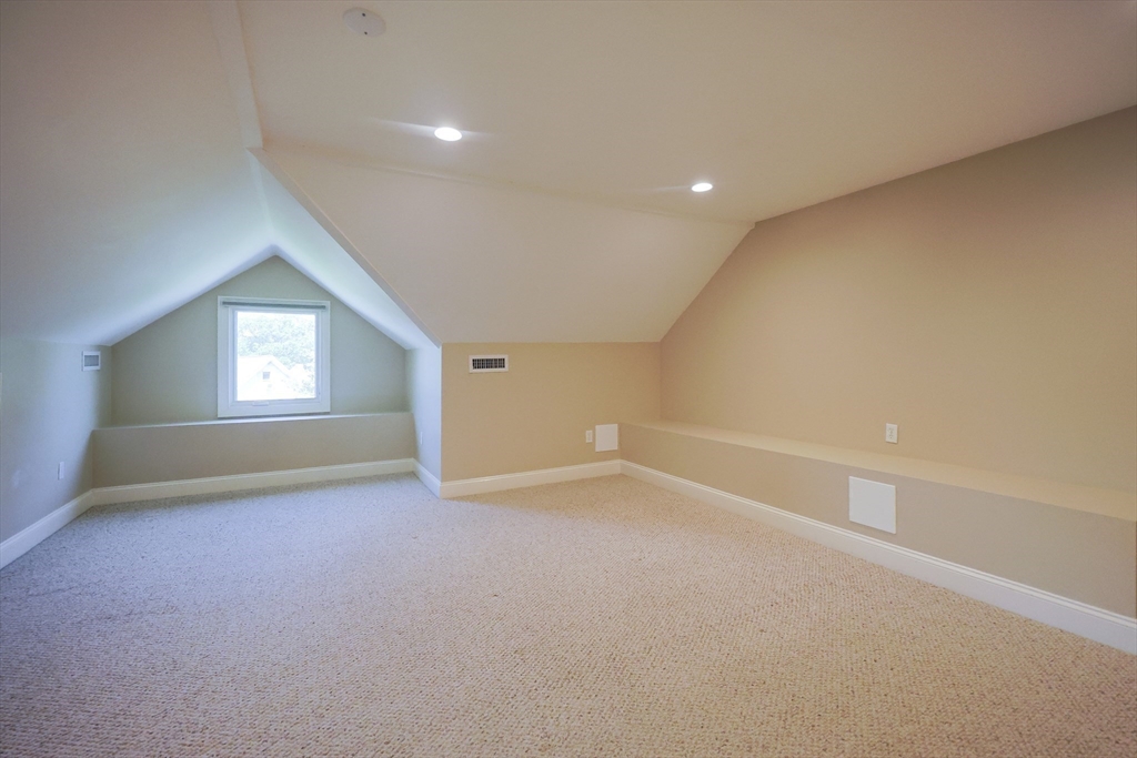 105 Watertown St # 105 Property Photo 33
