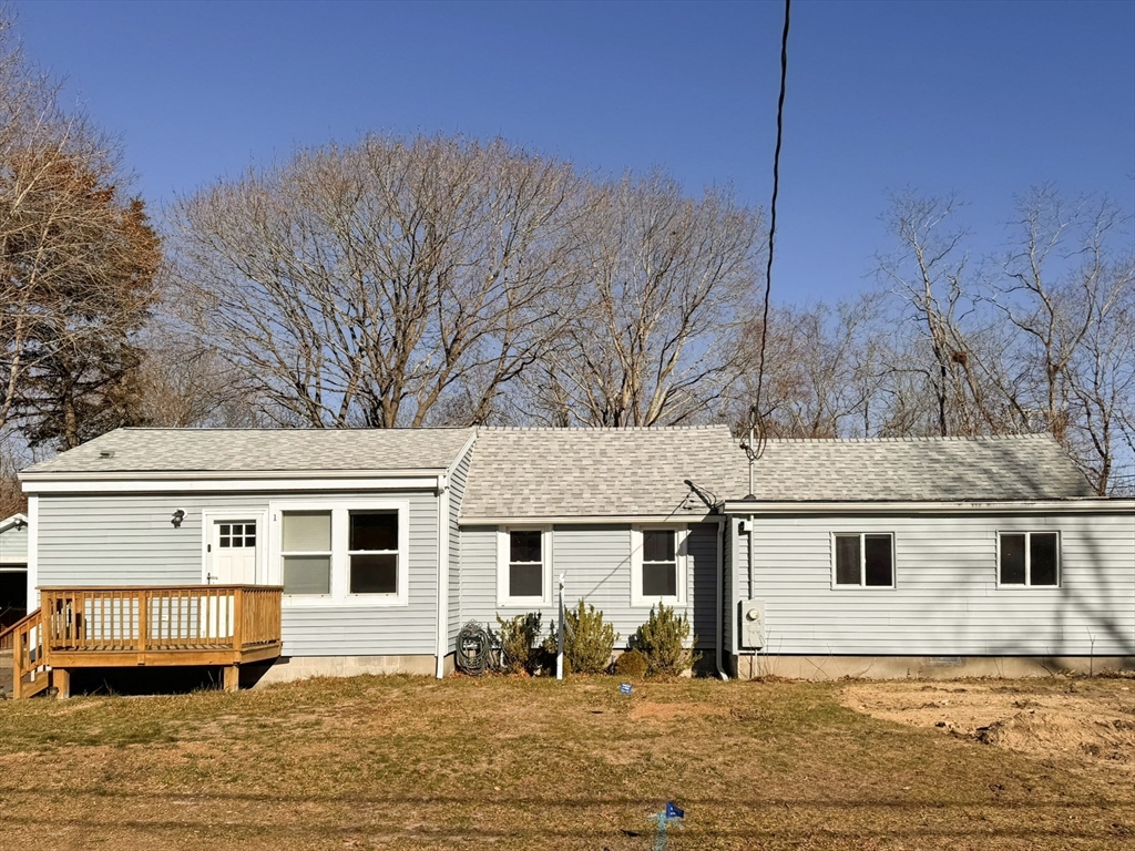 1 Chapel Ln Property Photo 2