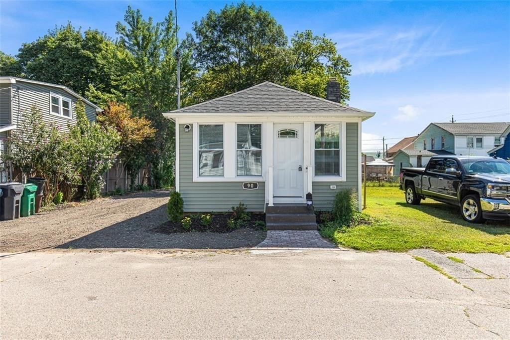 90 Huron Street Property Photo 3