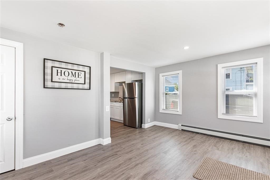 90 Huron Street Property Photo 6