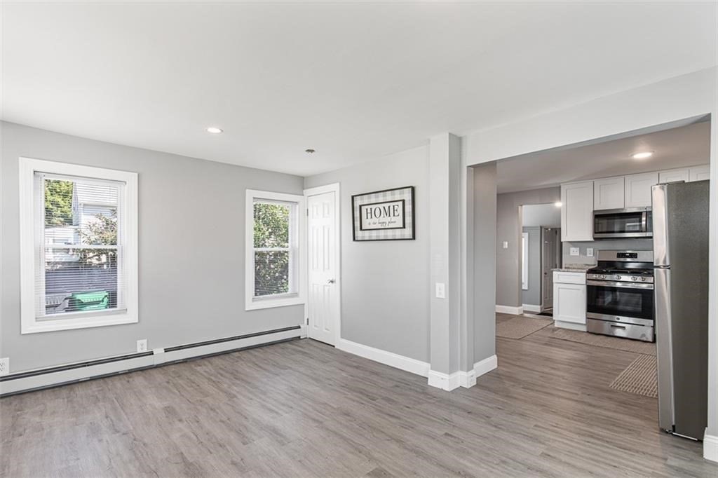 90 Huron Street Property Photo 7