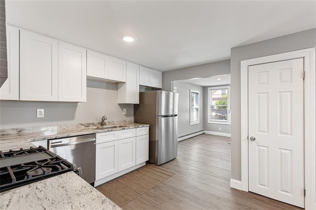 90 Huron Street Property Photo 10