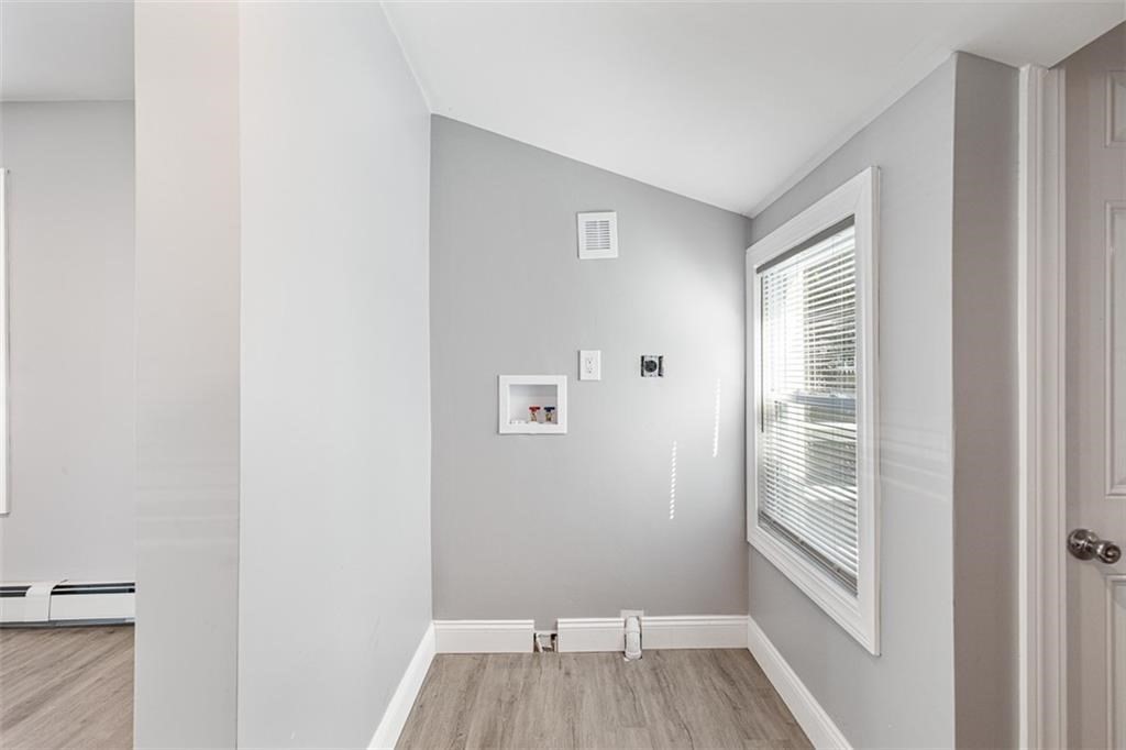 90 Huron Street Property Photo 16