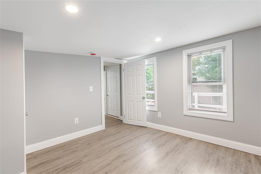 90 Huron Street Property Photo 19