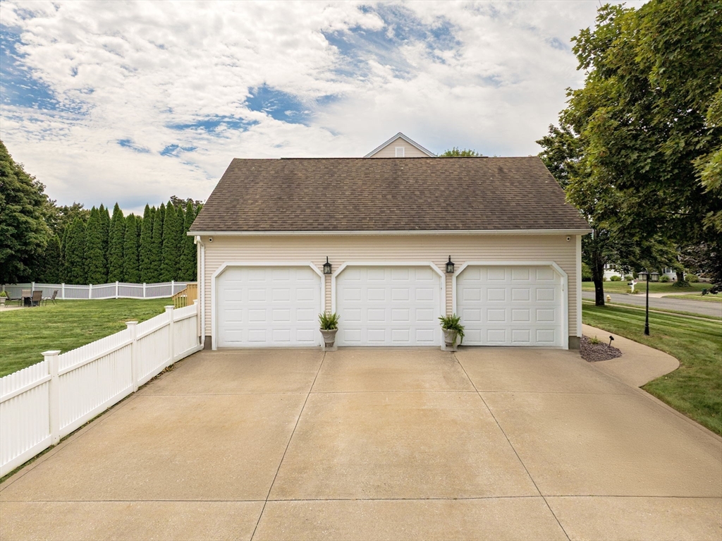 50 Muriel Ln Property Photo 3