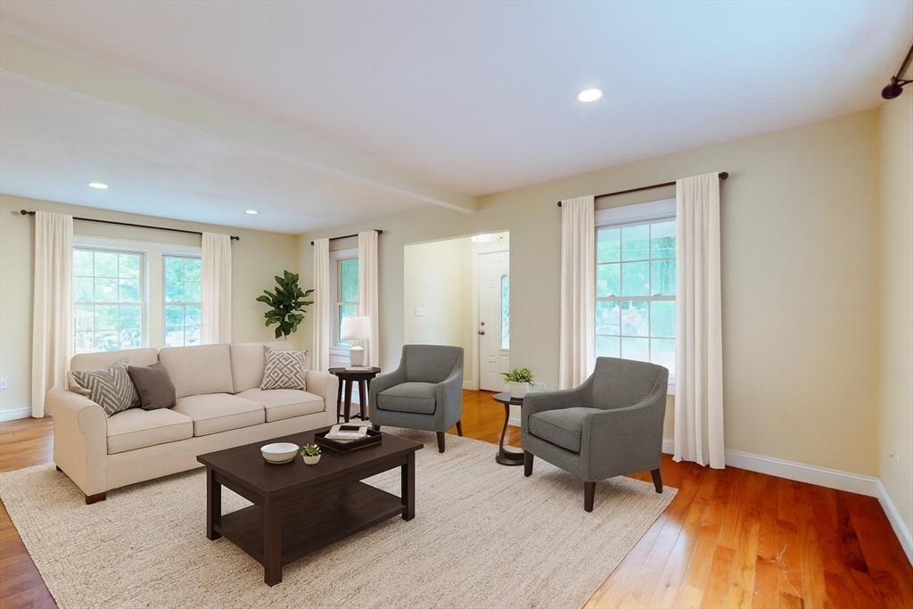 29 Ellis Ave Property Photo 4