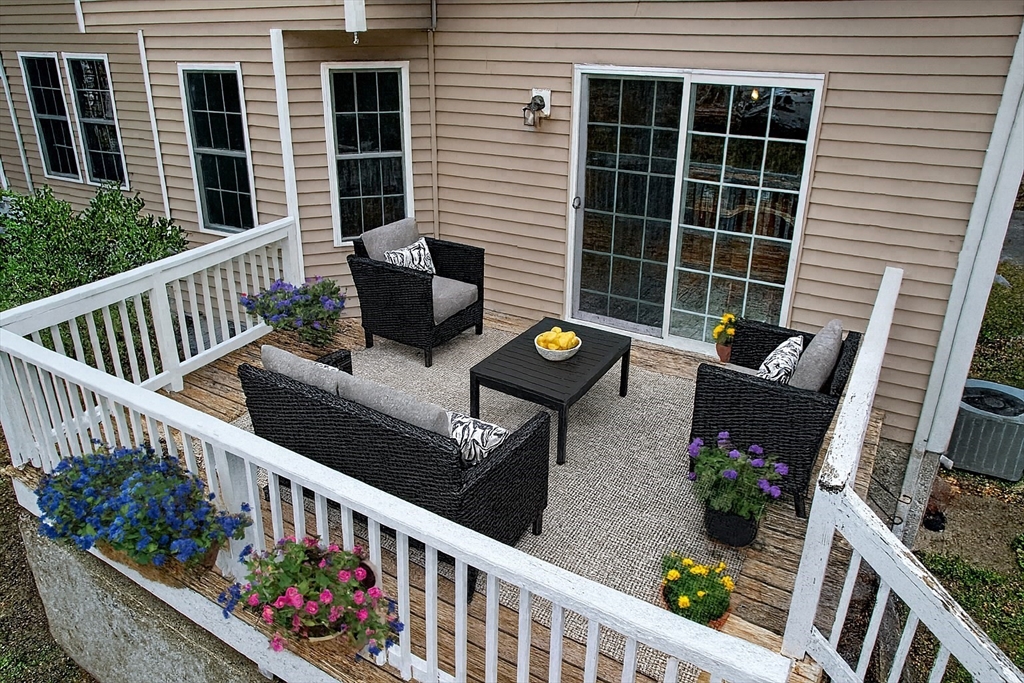 29 Ellis Ave Property Photo 11