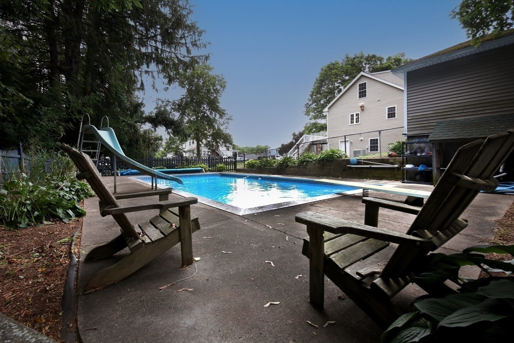 29 Ellis Ave Property Photo 12