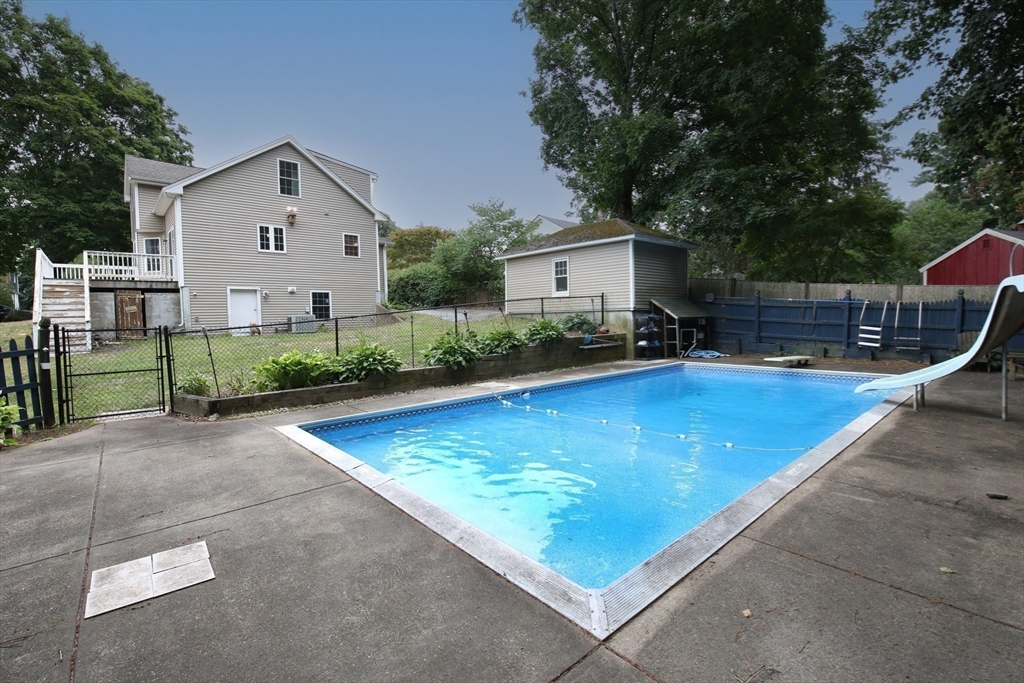 29 Ellis Ave Property Photo 13