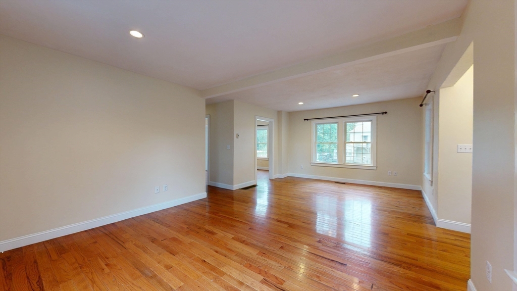 29 Ellis Ave Property Photo 21