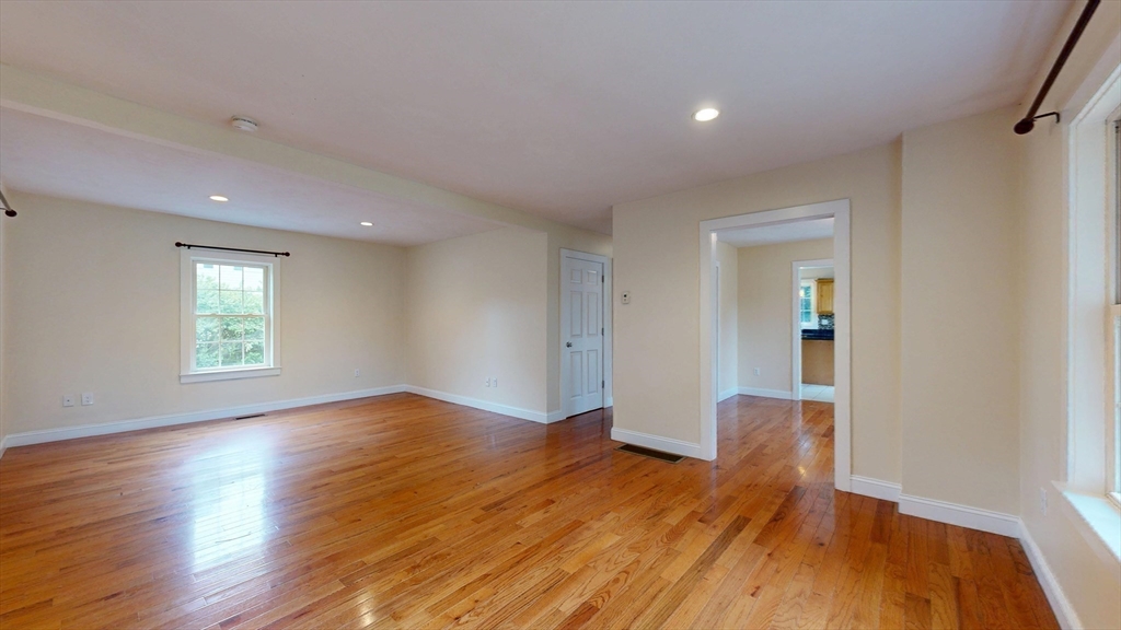 29 Ellis Ave Property Photo 23