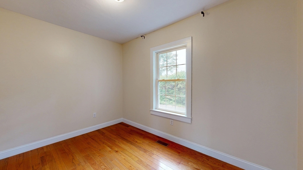 29 Ellis Ave Property Photo 32