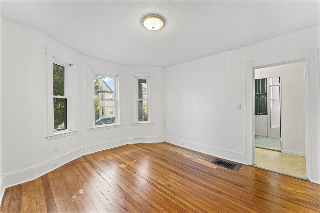 31 Cameron # 2 Property Photo 6
