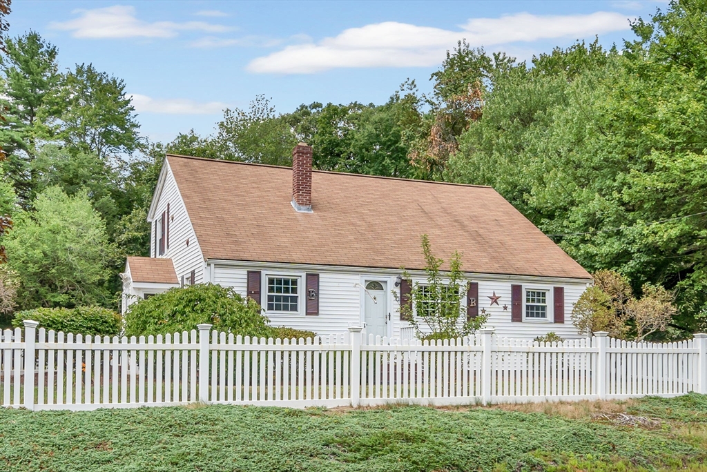 50 Hartford Ave E Property Photo 2