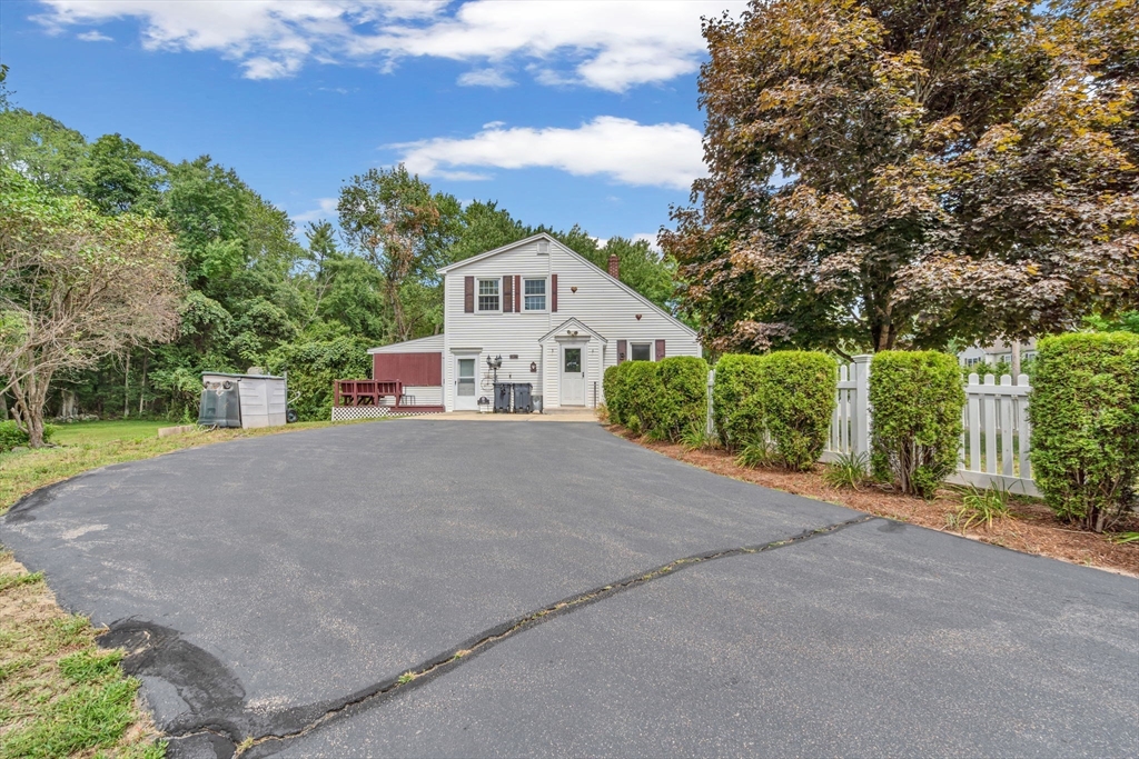 50 Hartford Ave E Property Photo 4