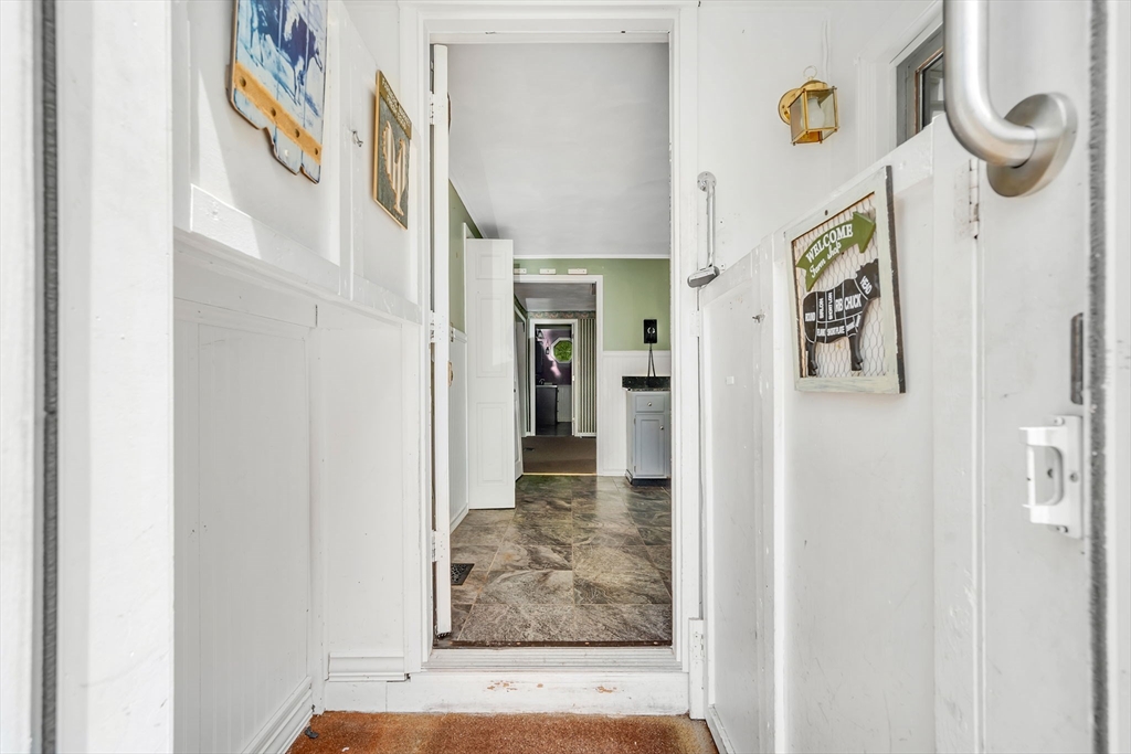 50 Hartford Ave E Property Photo 9