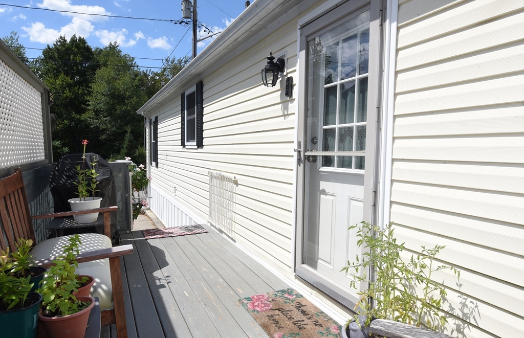 60 Fairview St Property Photo 2