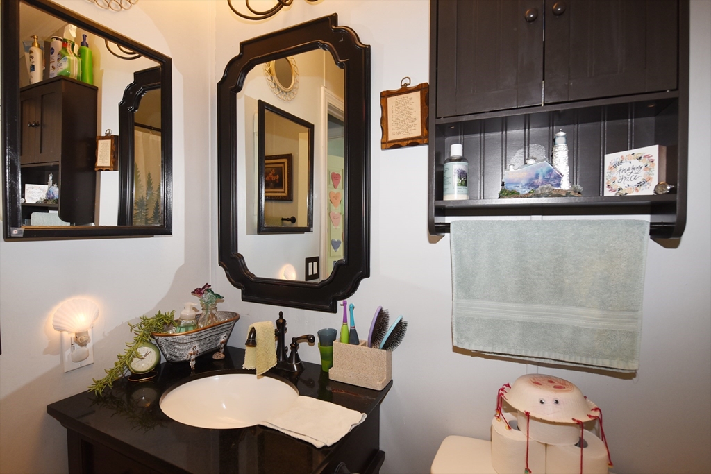 60 Fairview St Property Photo 5