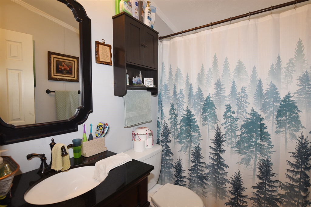 60 Fairview St Property Photo 6