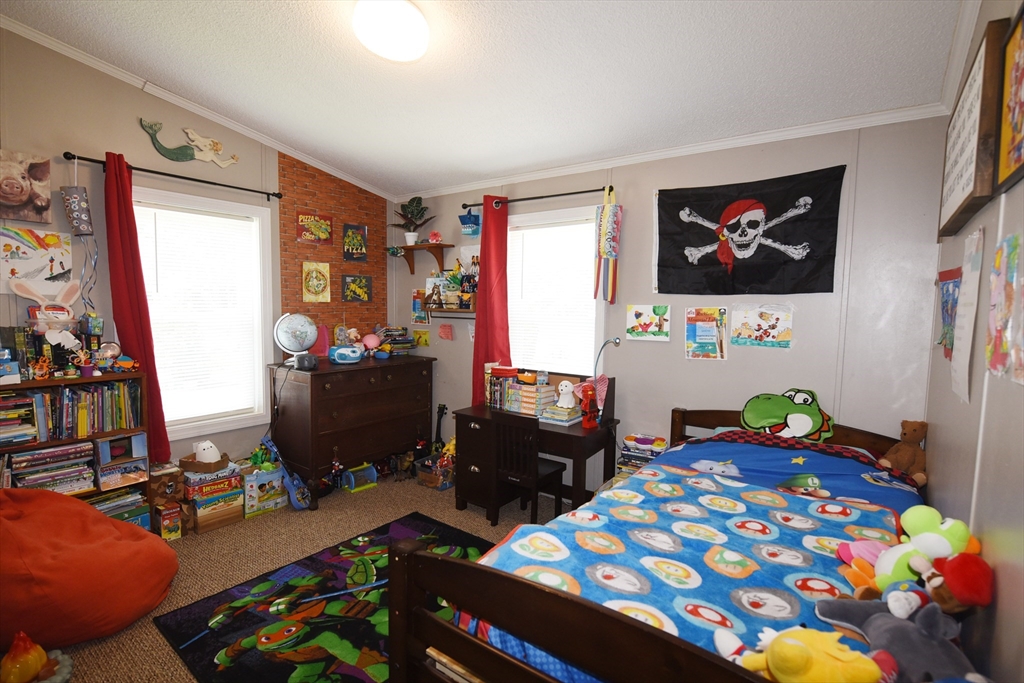 60 Fairview St Property Photo 10