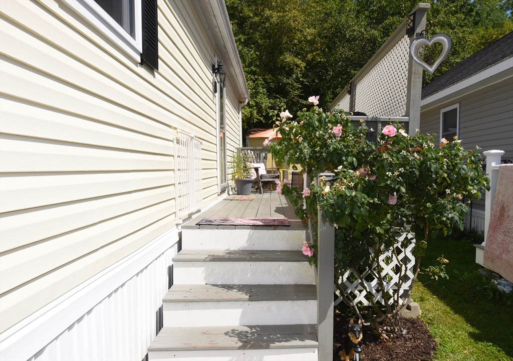 60 Fairview St Property Photo 15