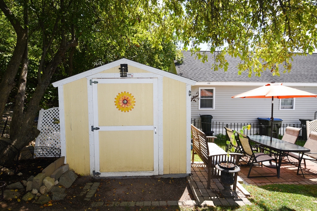 60 Fairview St Property Photo 27