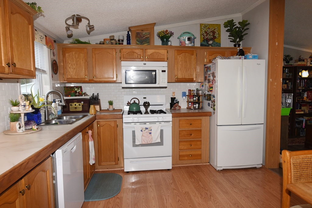 60 Fairview St Property Photo 37