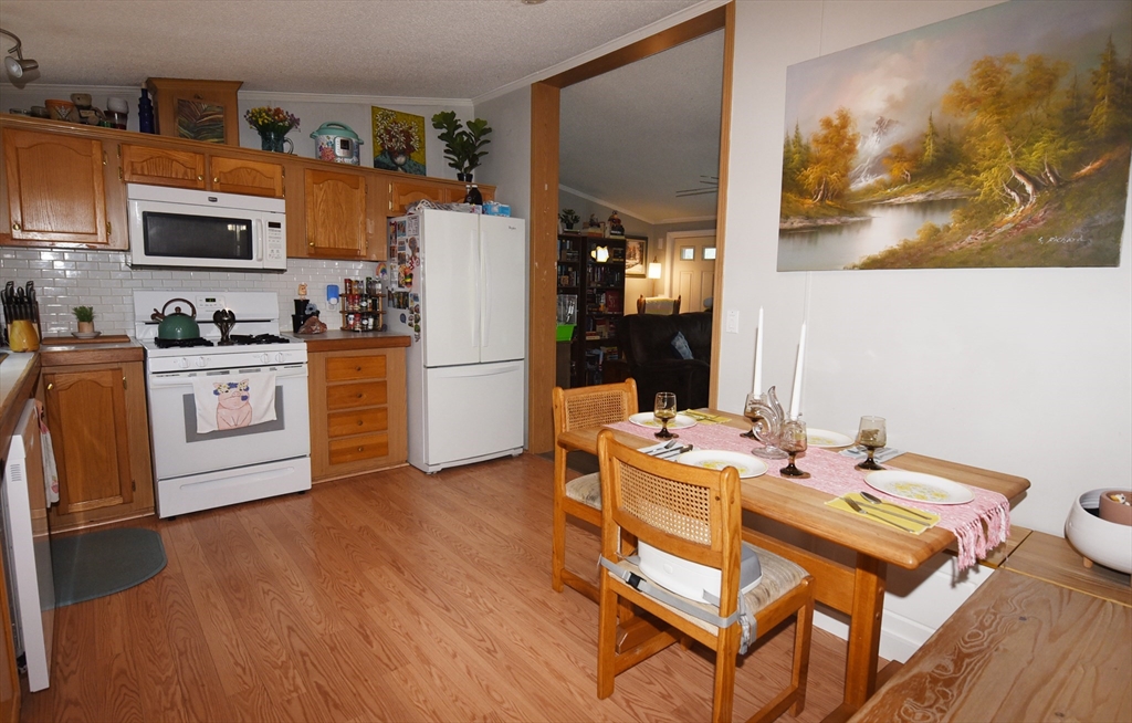 60 Fairview St Property Photo 39