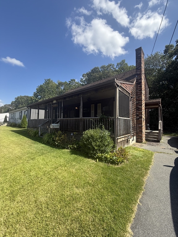 1164 Victoria St Property Photo 1