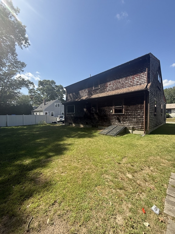 1164 Victoria St Property Photo 3