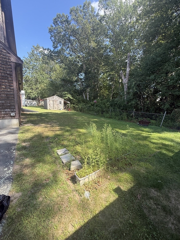 1164 Victoria St Property Photo 4