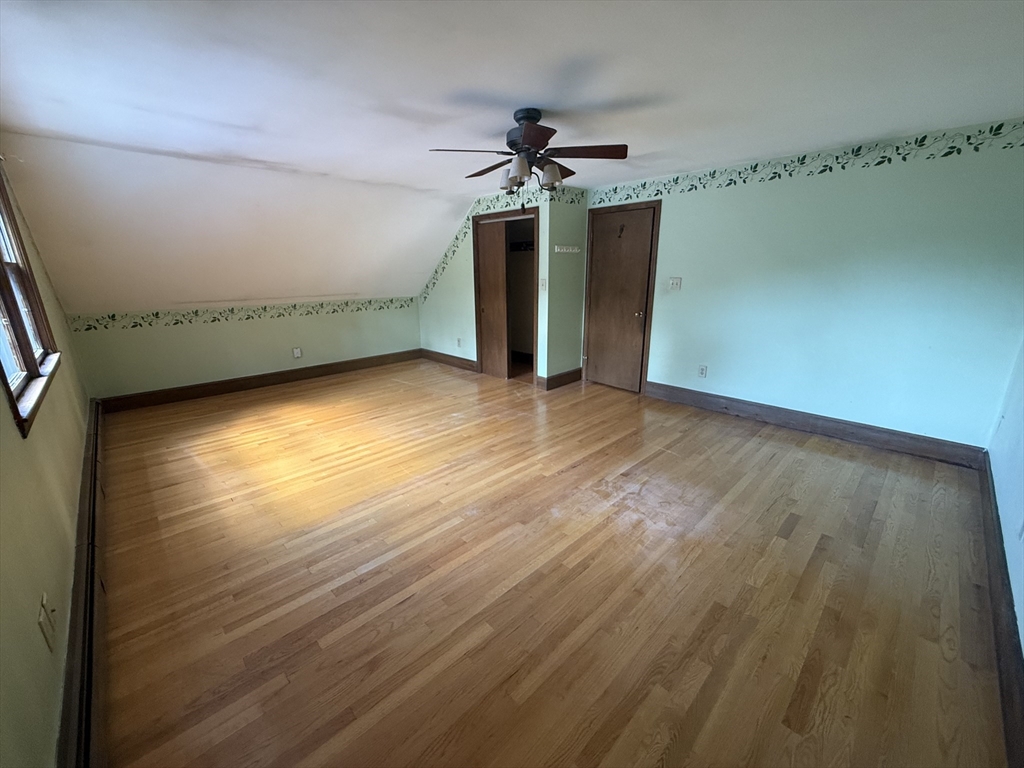 1164 Victoria St Property Photo 17