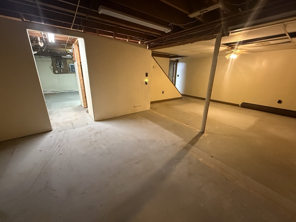 1164 Victoria St Property Photo 20