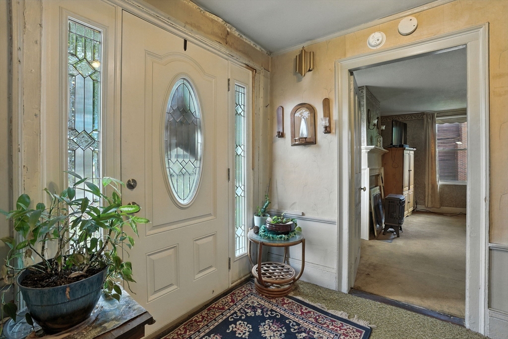 5 Circle St Property Photo 2