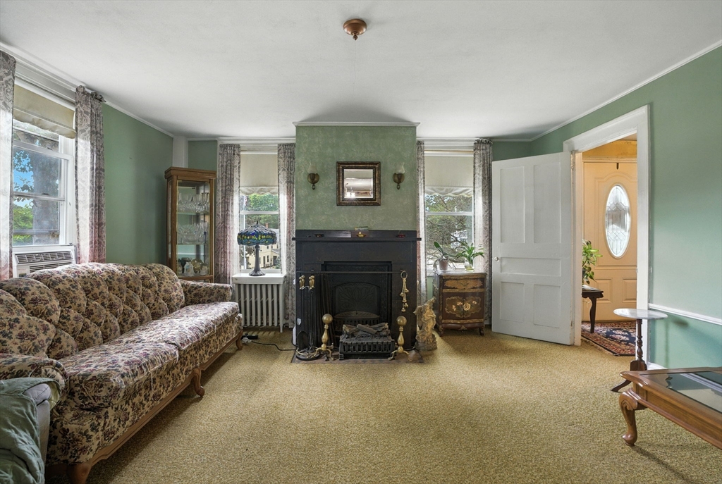 5 Circle St Property Photo 3