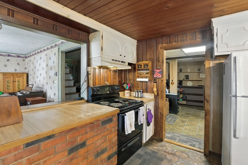 5 Circle St Property Photo 11