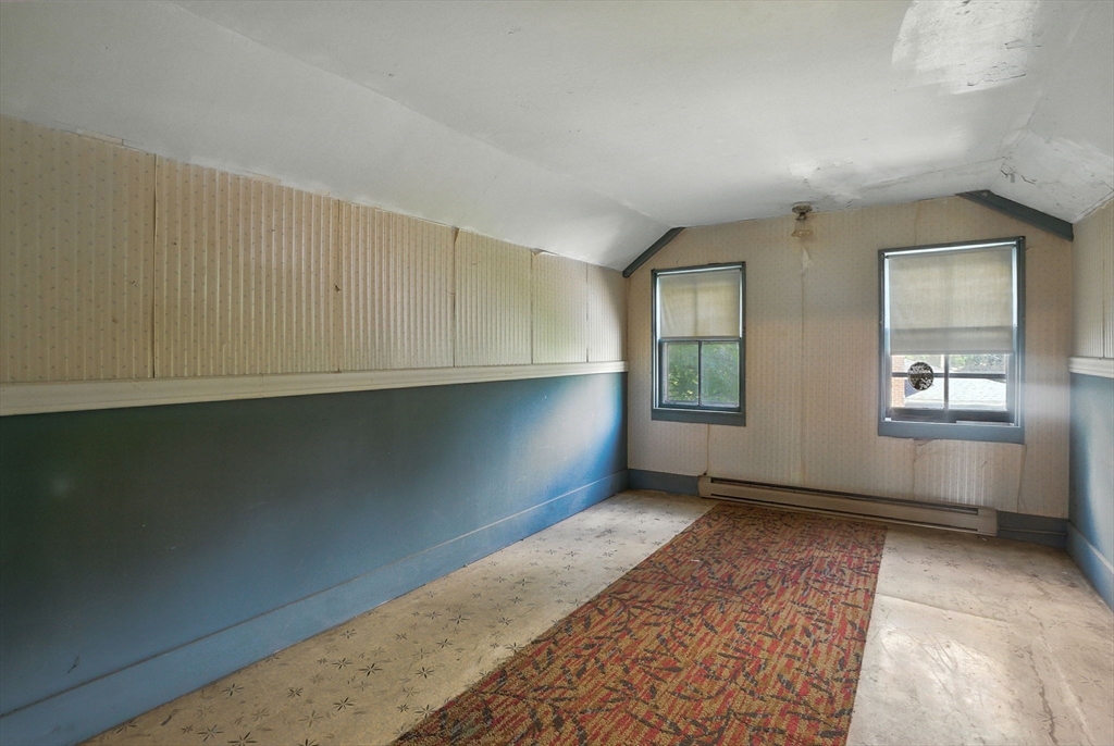 5 Circle St Property Photo 29