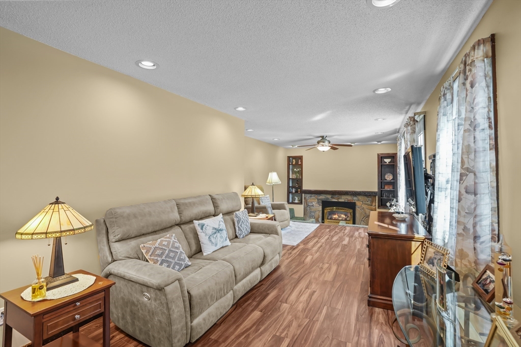 19 Keller Ave Property Photo 7