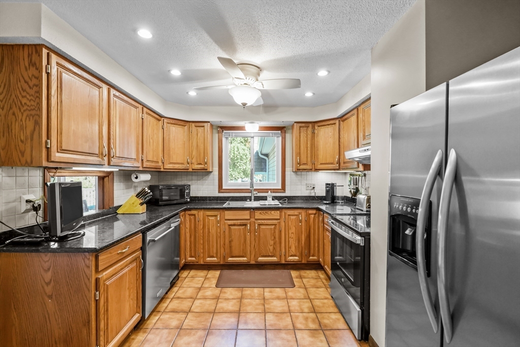 19 Keller Ave Property Photo 12