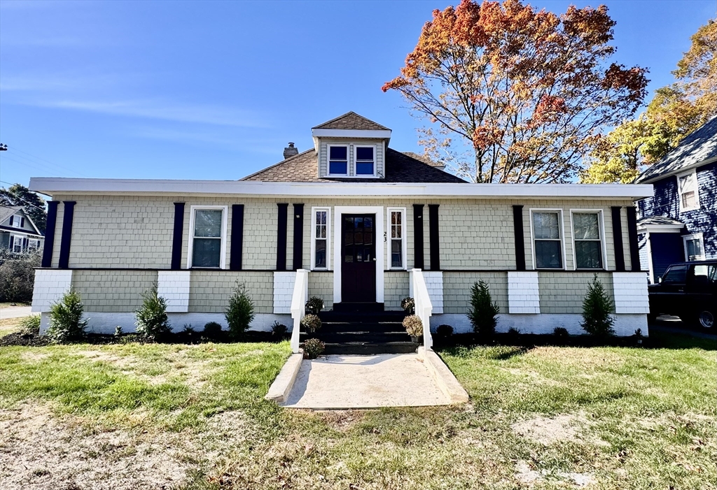 23 Oak St Property Photo 1