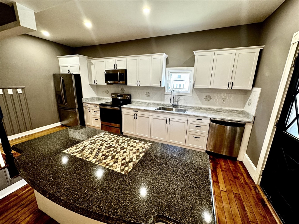 23 Oak St Property Photo 2