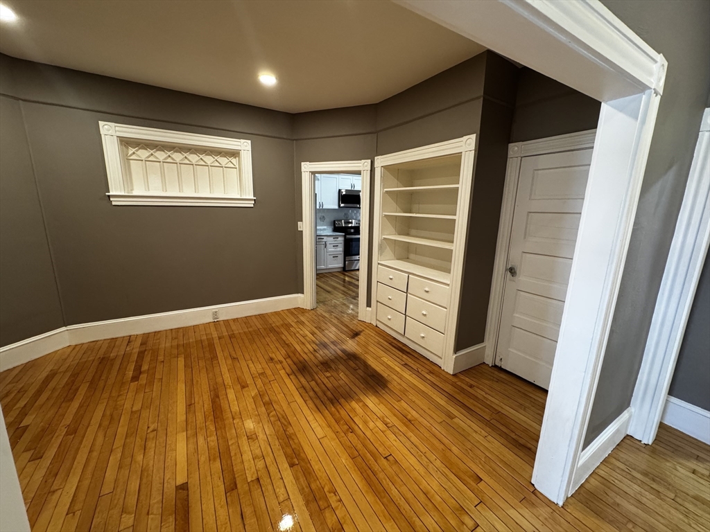 23 Oak St Property Photo 7