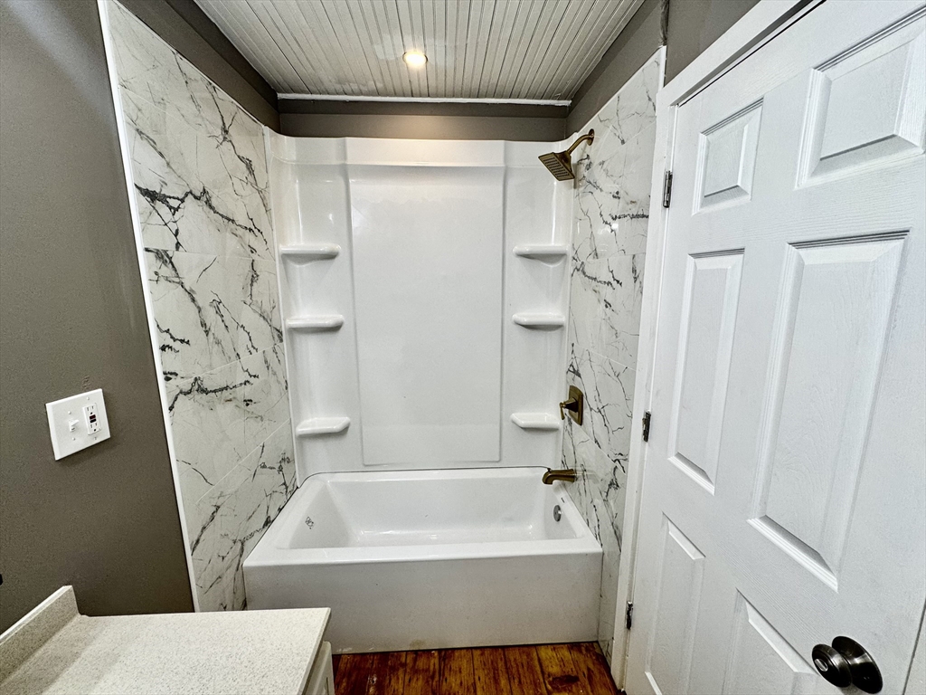 23 Oak St Property Photo 10