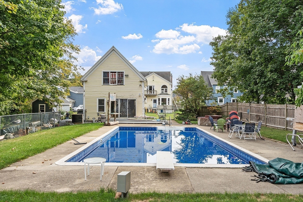 224 Main St Property Photo 2