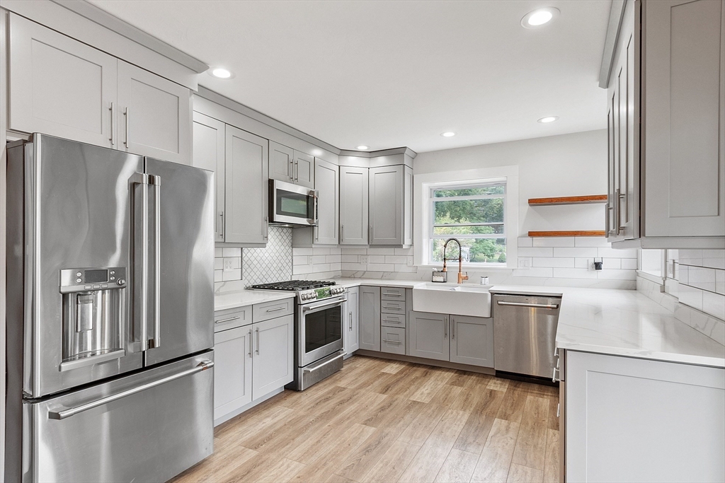 224 Main St Property Photo 5