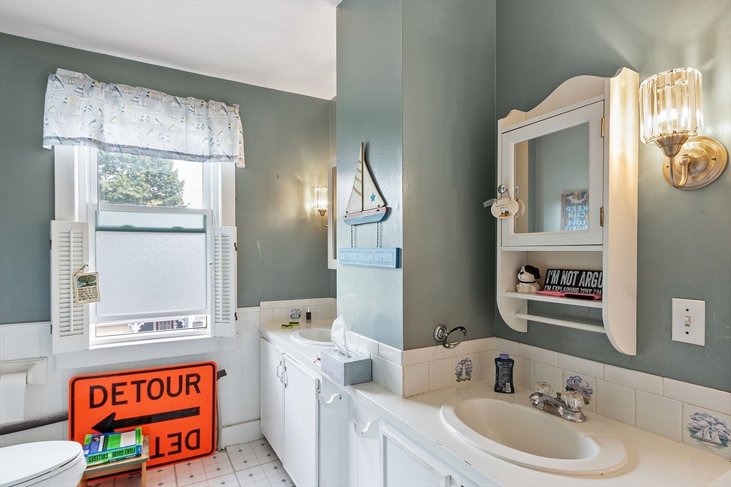 224 Main St Property Photo 27