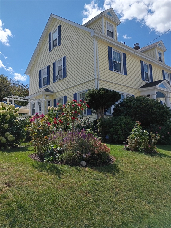 333 Langley St. Property Photo 3