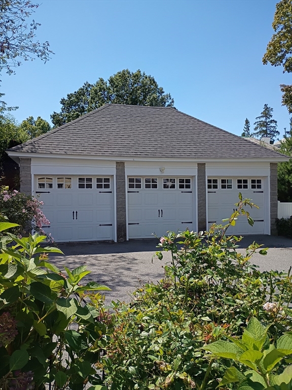333 Langley St. Property Photo 6